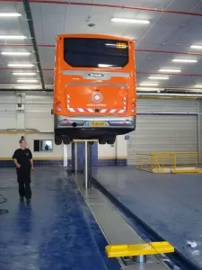 ליפט בוכנה תת קרקעי