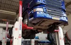 ליפטים למשאיות ואוטובוסים